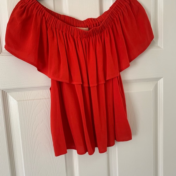 Off-the-Shoulder Ruffle Top - Picture 3 of 5